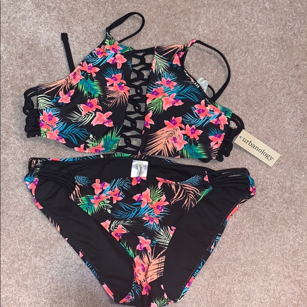 NBW - Urbanology Swim suit set